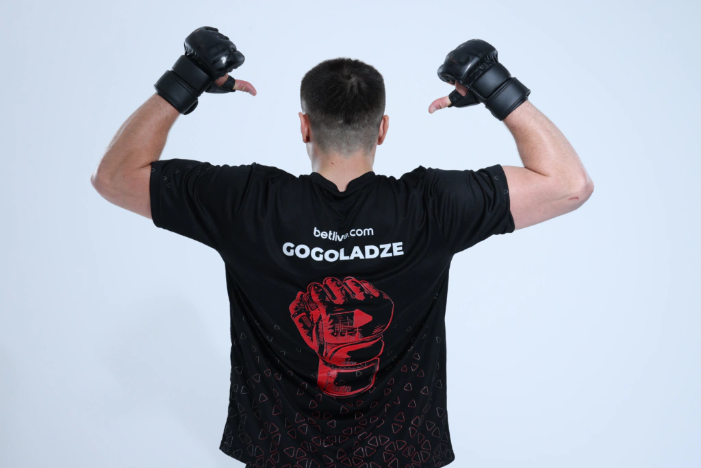 Amirannn ამირან გოგოლაძე - ქართველი მებრძოლი ამერიკული ოცნებით